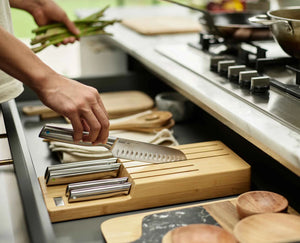 Joseph Joseph Elevate™ Steel Knife Set with In-drawer Bamboo Storage Tray