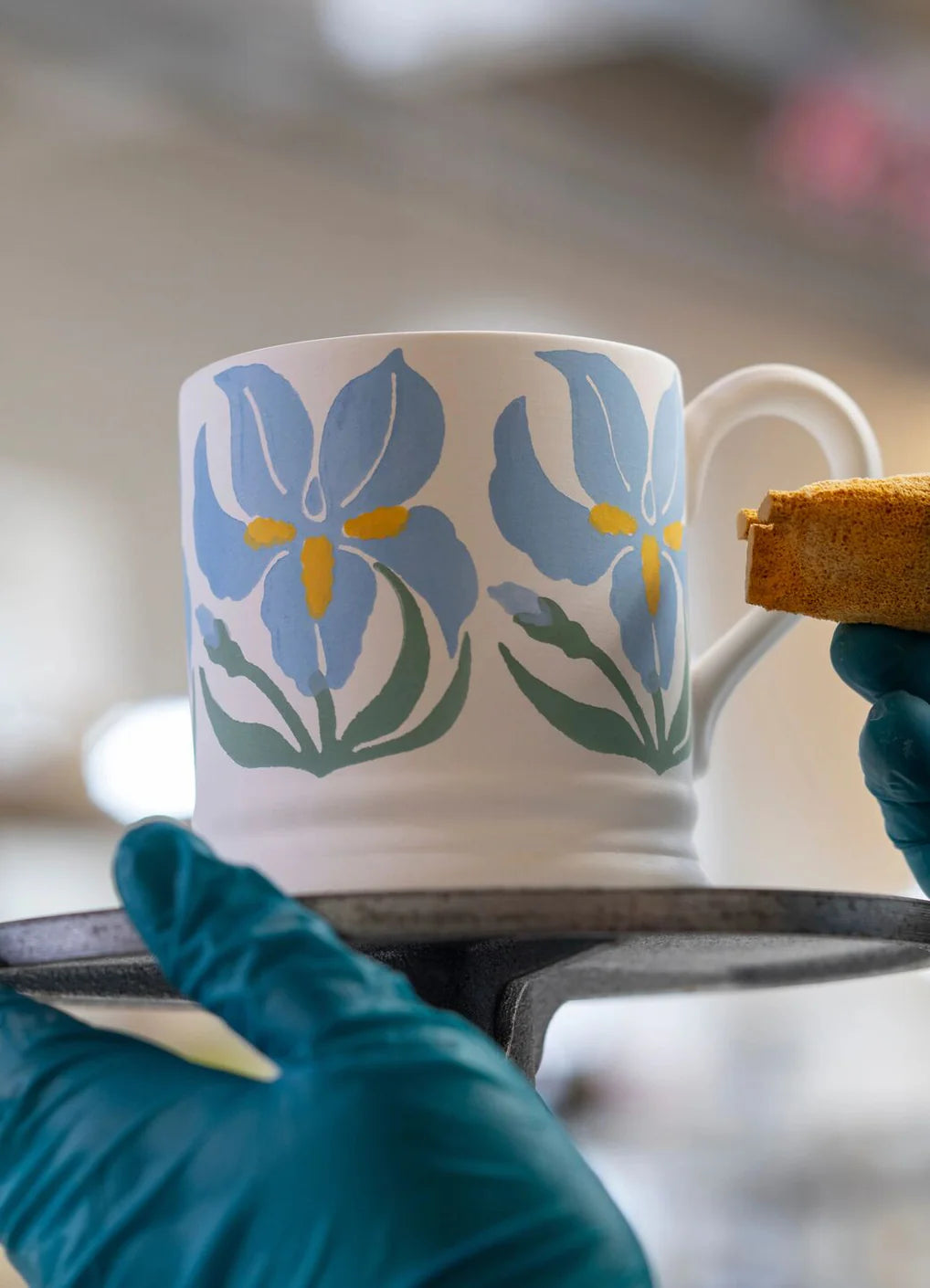 Emma Bridgewater NEW Iris 1/2 Pint Mug