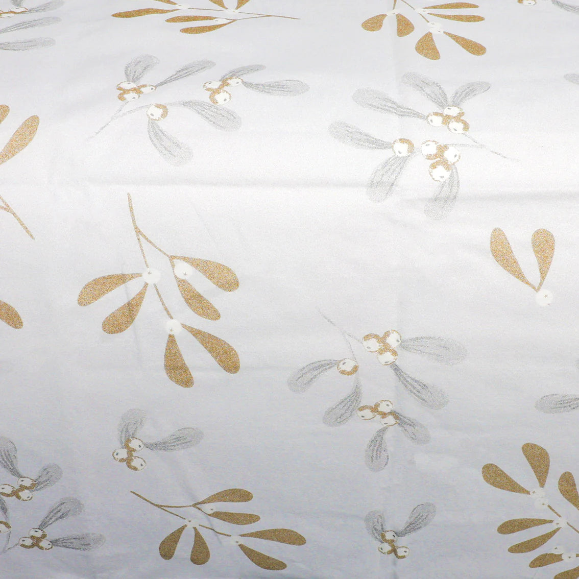 Talking Tables Mistletoe White Christmas Linen Feel Luxury Paper Table Cover, Size: 2.3m x 1.37m (XL)