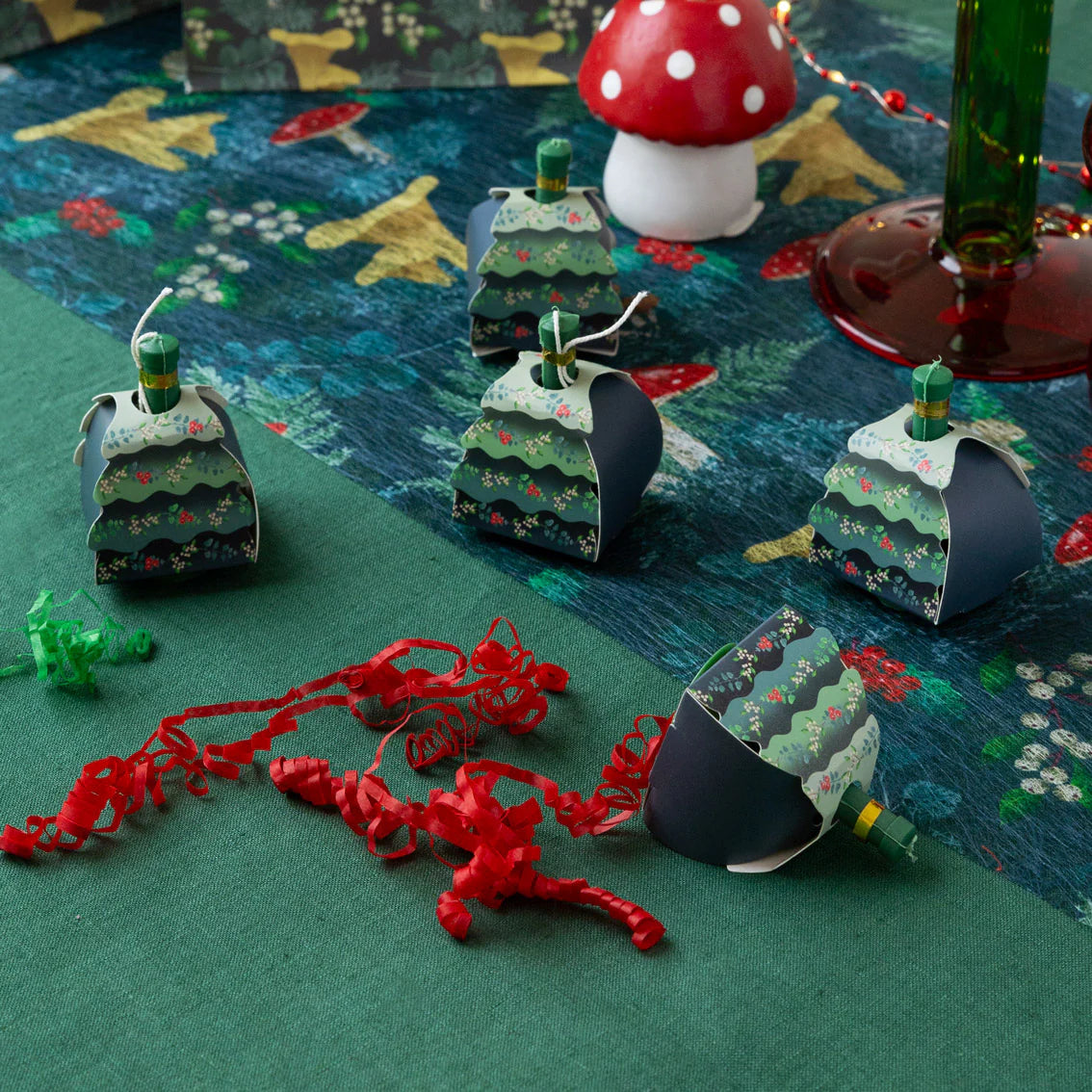 Talking Tables Christmas Tree Poppers - 12 Pack