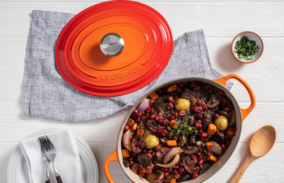 Le Creuset Nuit Cast Iron Oval Casserole 27 cm / 4.1L