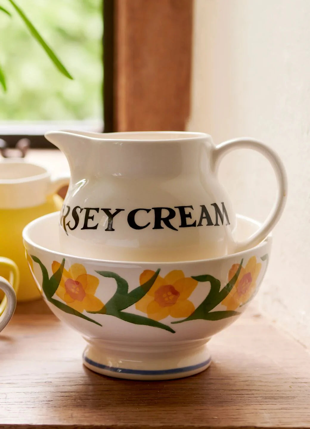 Emma Bridgewater NEW Windblown Daffodils French Bowl