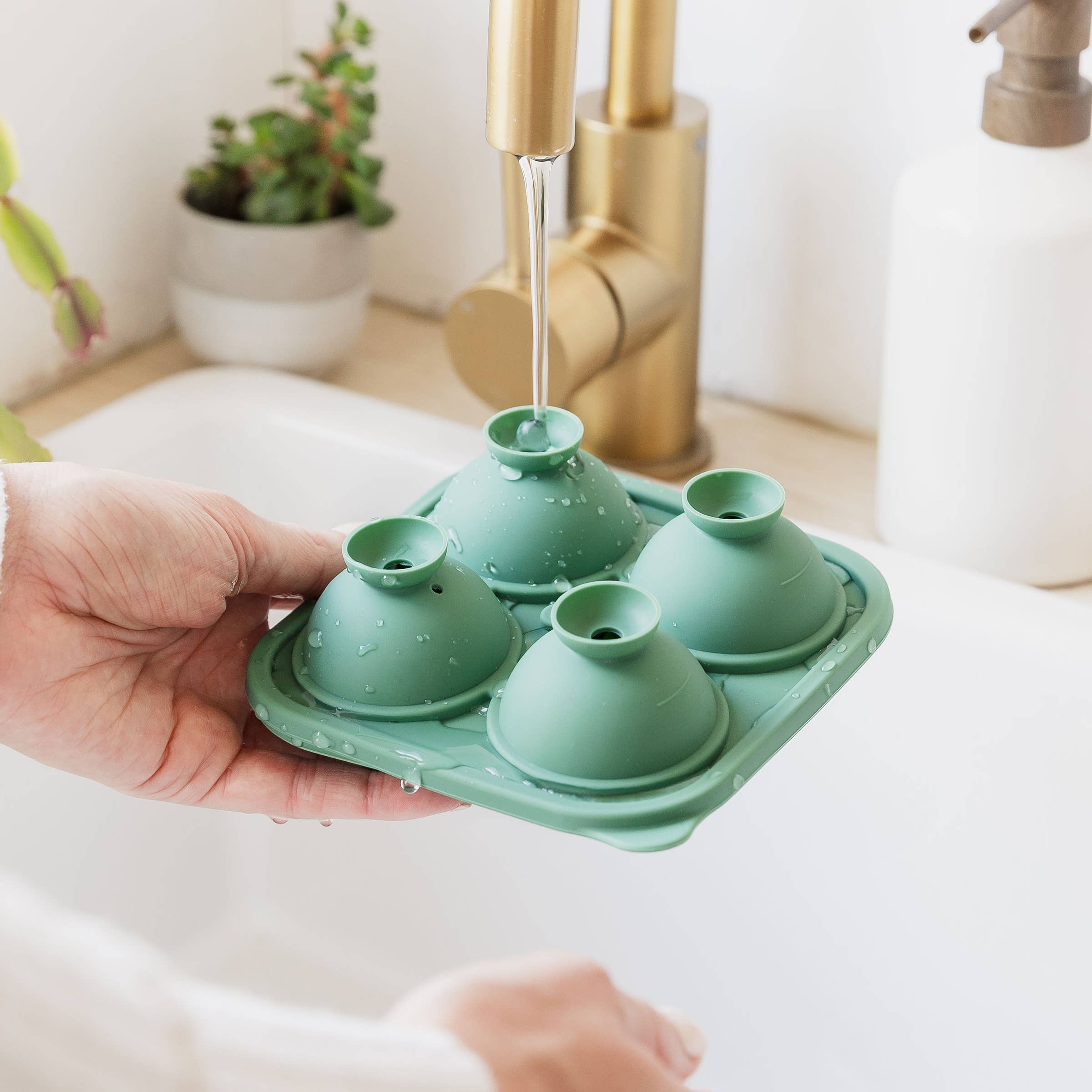 Uberstar Silicone Sports Golf Ball Ice Cube Tray