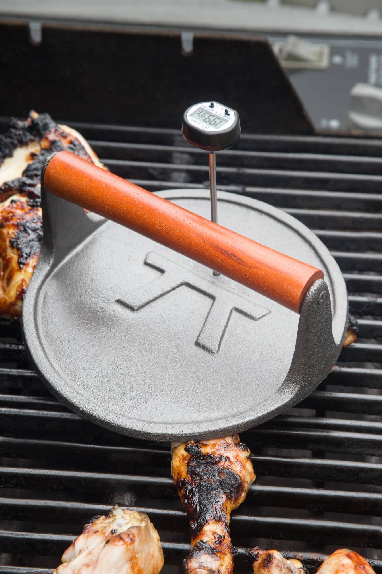 Fox Run Outset Cast Iron Round Grill Press, 8" x 3.25"