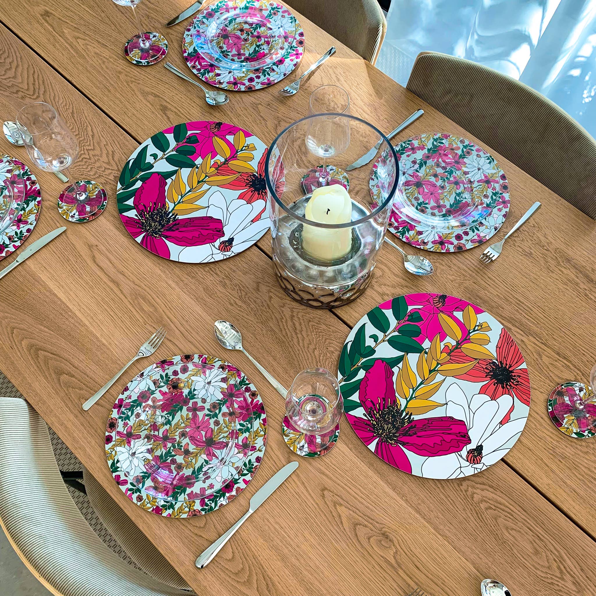 Bean & Bemble Placemat Large Round Melamine Vivid Garden Blooms Patterned