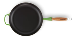 Le Creuset - Signature Cast Iron Frying Pan with Wooden Handle 28cm - New Bamboo Green