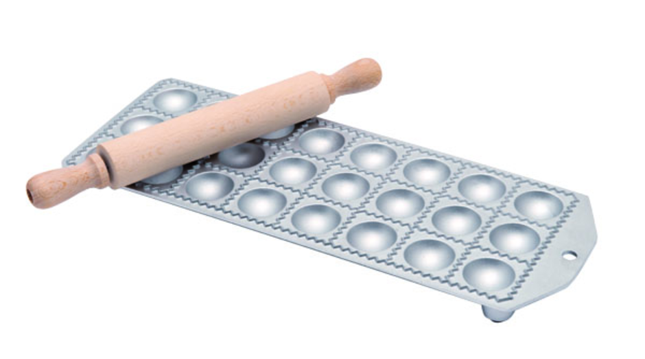 Round Ravioli Maker Tray 24 x 40 x 40mm with Rolling Pin