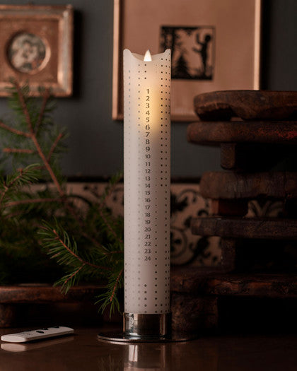 Sarah Calendar Light Silver Dots