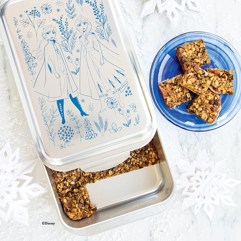 Nordicware - Limited Edition -Frozen 11  9 x 13 Baking Pan with Metal Lid (reduced as very slightly scuffed on outside)