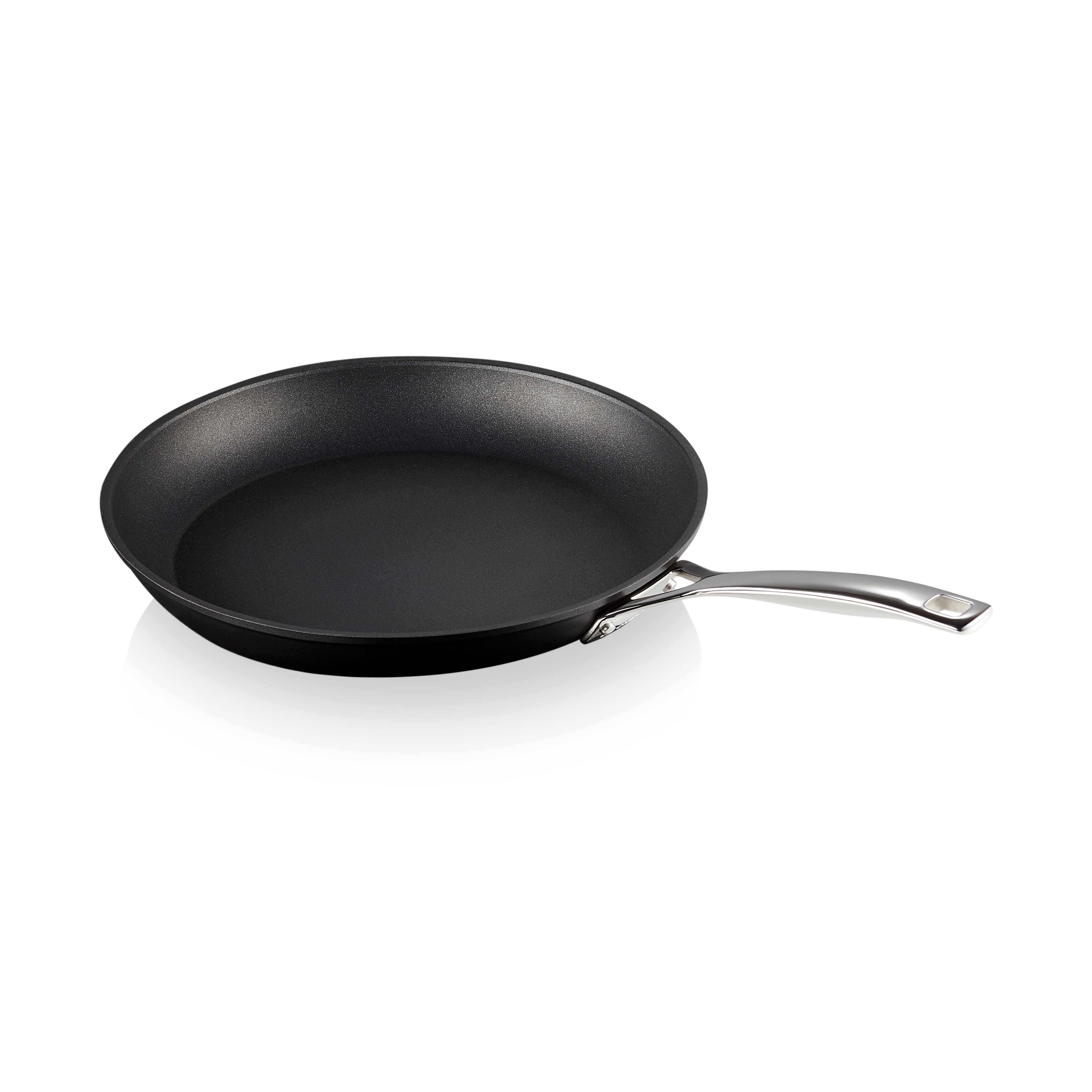 Le Creuset Toughened Non-Stick Shallow Frying Pan (5 sizes available)