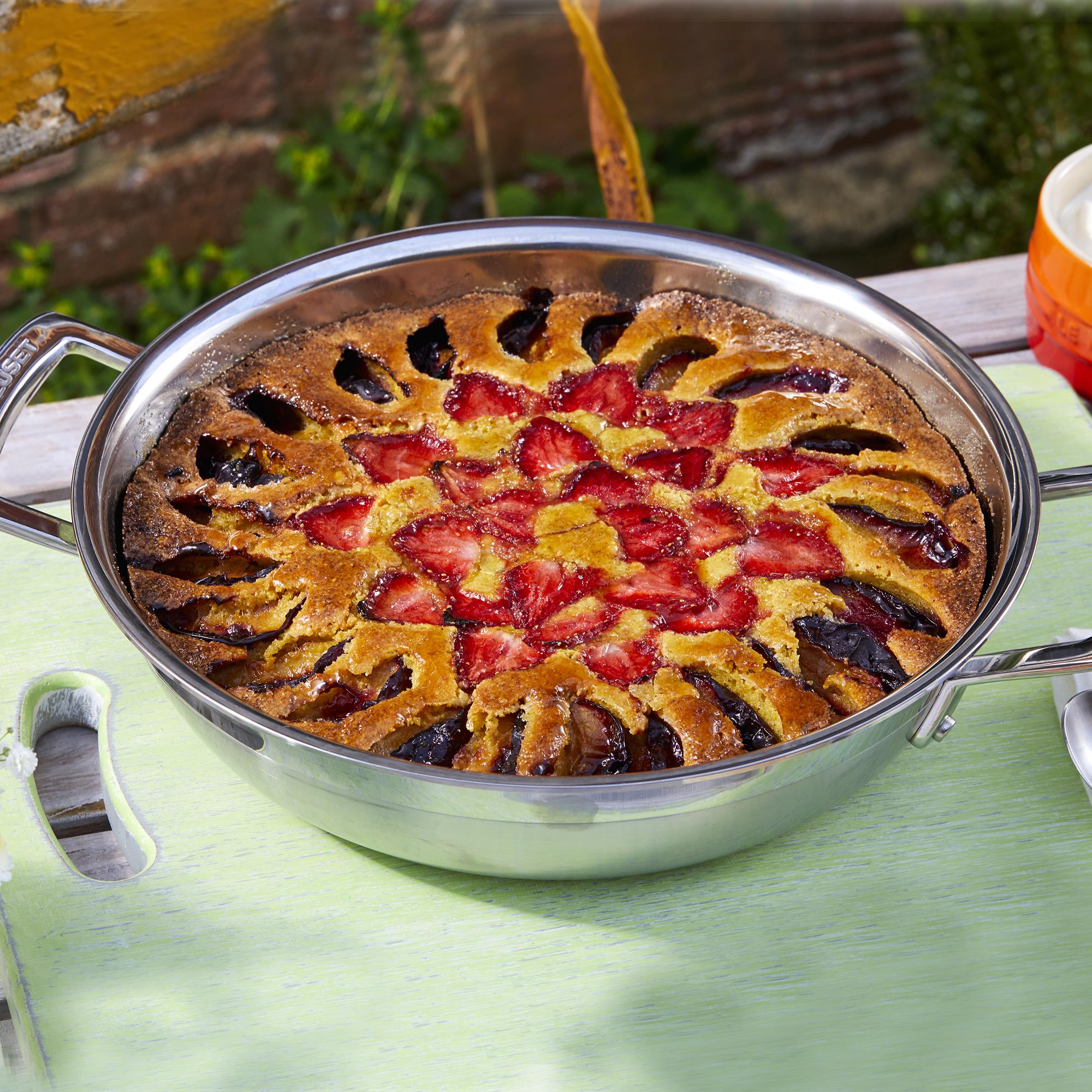 Le Creuset 3-ply Stainless Steel Shallow Casserole with Lid