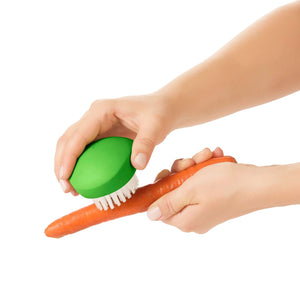 OXO Good Grips - Flexible Vegetable Brush