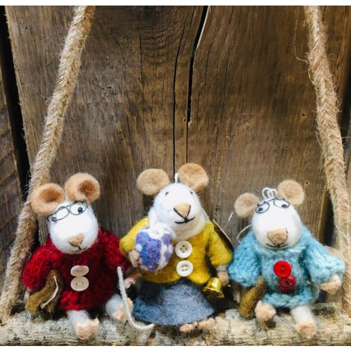 Felt So Good Handmade Felt Agnes Mouse Christmas Decoration