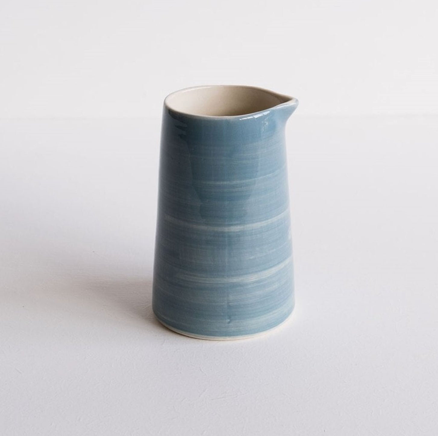 Musango Sgrafitto Plain Creamer - Dove Grey